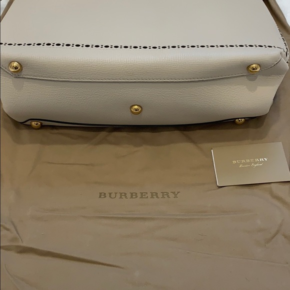 NWT MEDIUM BURBERRY BANNER - Picture 6 of 8